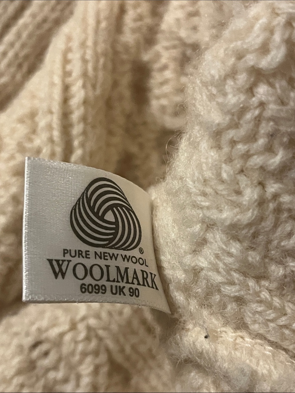 SOLD Scottish 100% Wool Handknit Cable Fisherman's Boxy Relaxed Chunky Sweater L - Picture 6 of 7